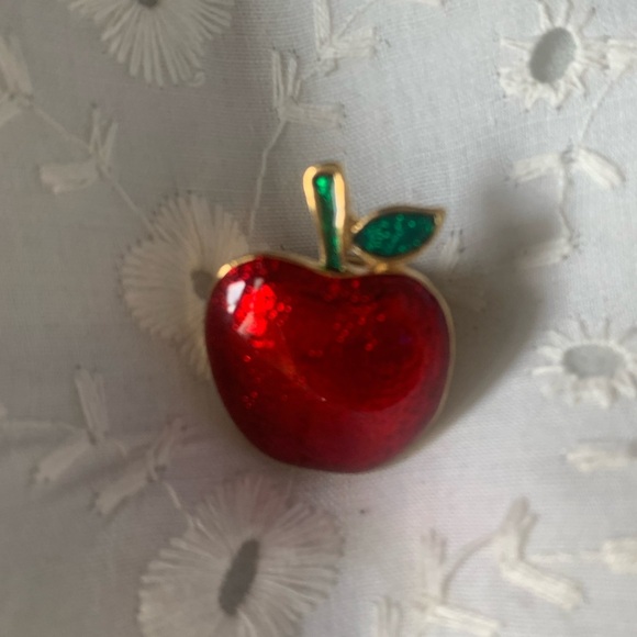 Red Apple Brooch Pin - Picture 3 of 6